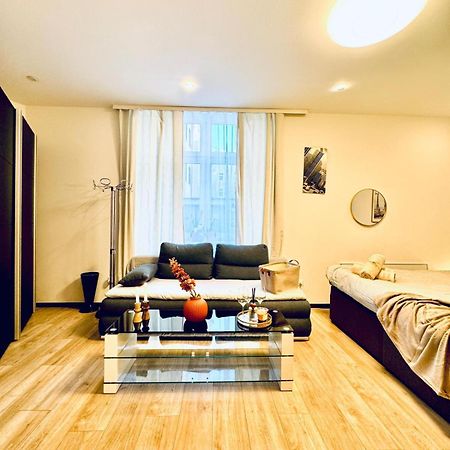 Central King Studio - 10 Mins Walk From Downtown Відень Екстер'єр фото