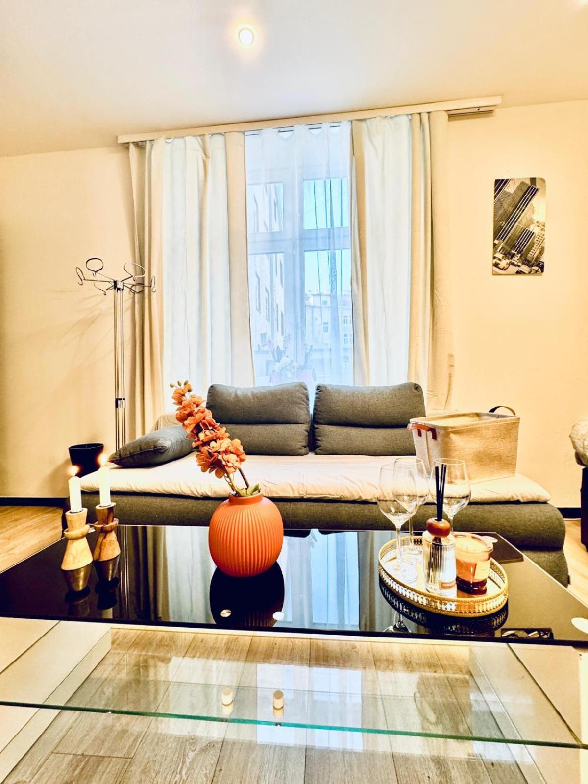 Central King Studio - 10 Mins Walk From Downtown Відень Екстер'єр фото
